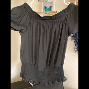 FLATTERING INC women’s Top NEW